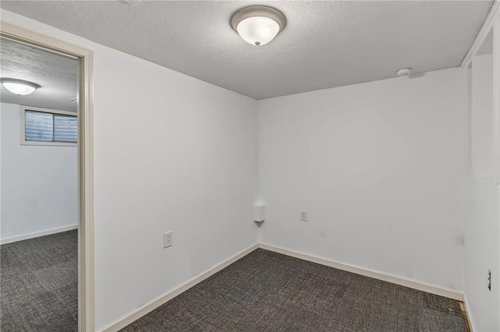 4905 N Smalley Avenue — photo 32