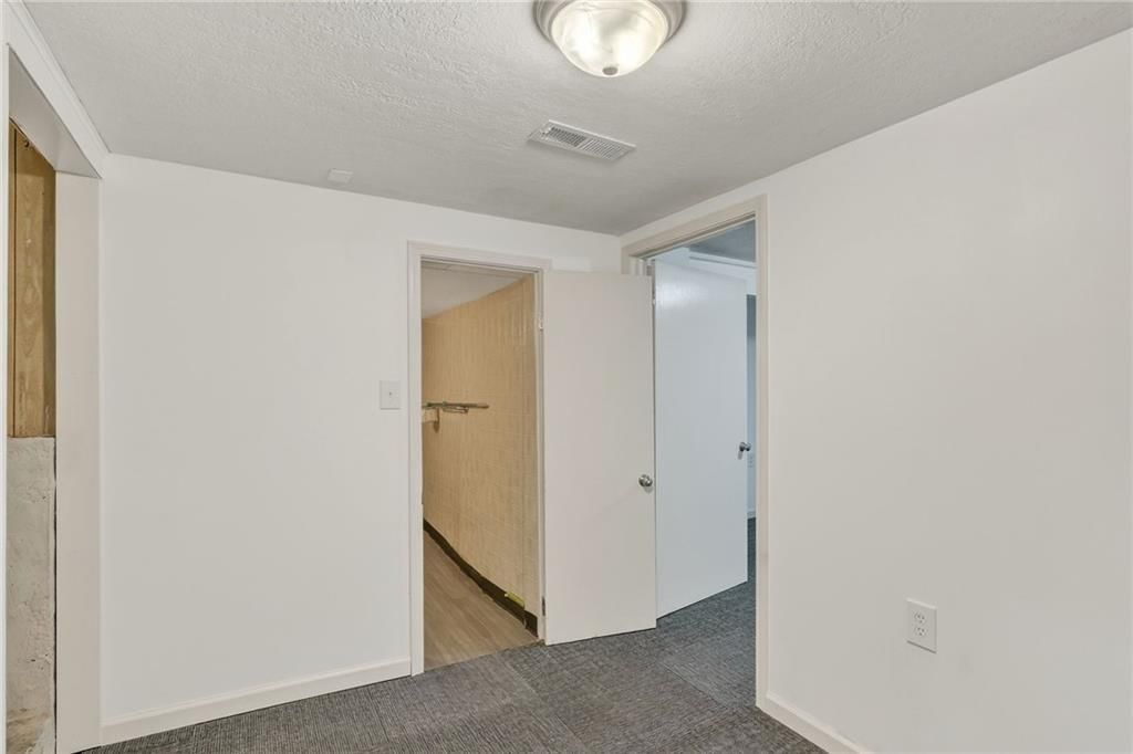 4905 N Smalley Avenue — photo 33
