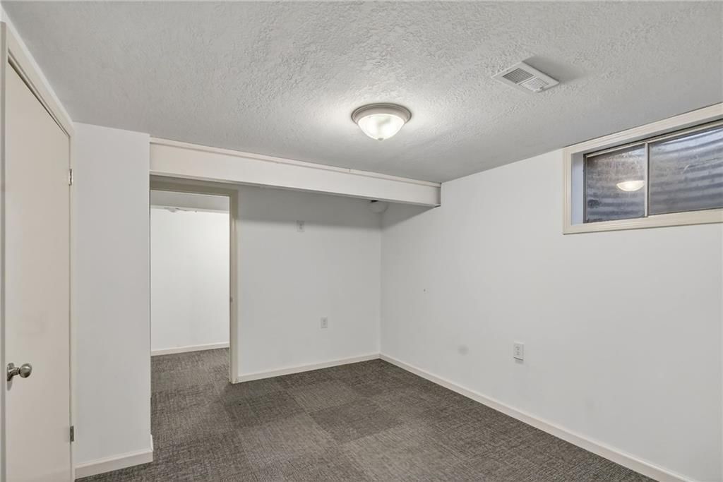4905 N Smalley Avenue — photo 35