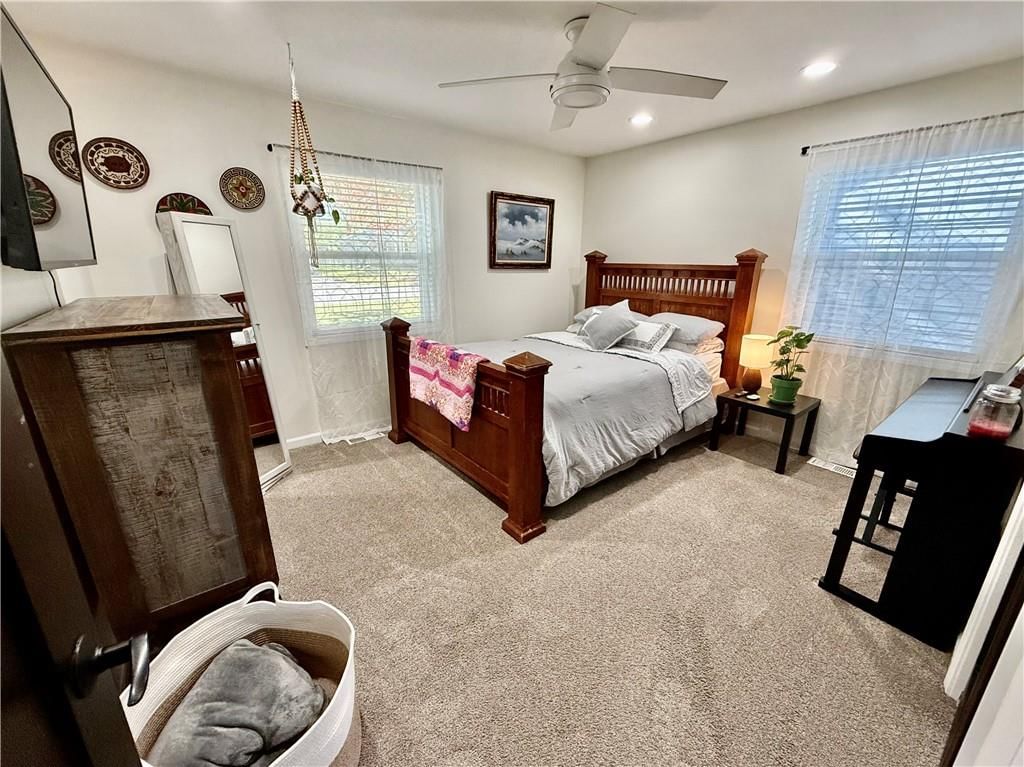 Photo 21 of 35 - 611 Katy Drive