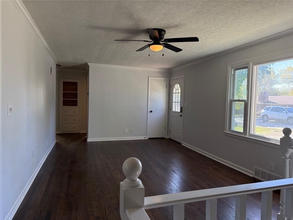 Photo 6 of 25 - 5817 N Lenox Avenue