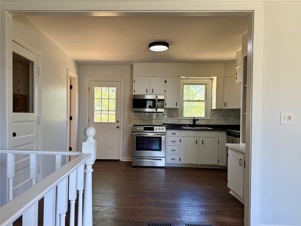 Photo 7 of 25 - 5817 N Lenox Avenue