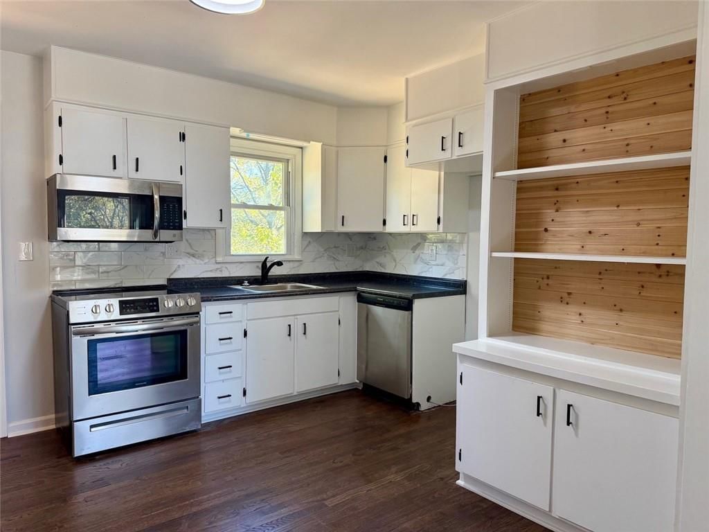 Photo 8 of 25 - 5817 N Lenox Avenue