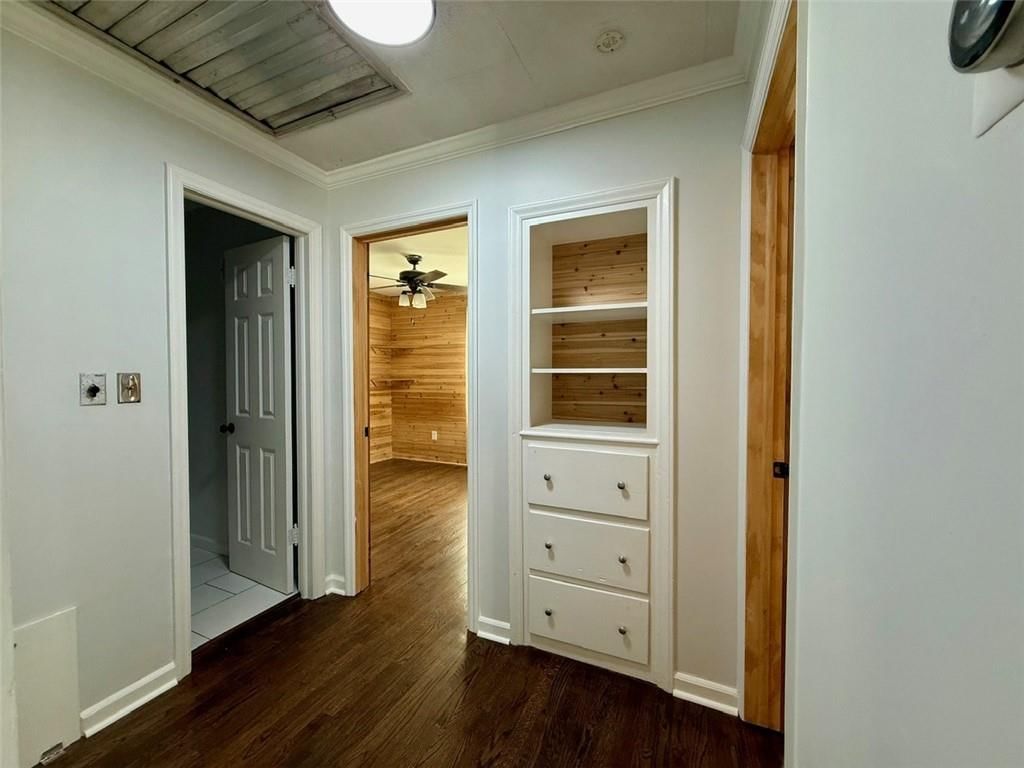 Photo 10 of 25 - 5817 N Lenox Avenue