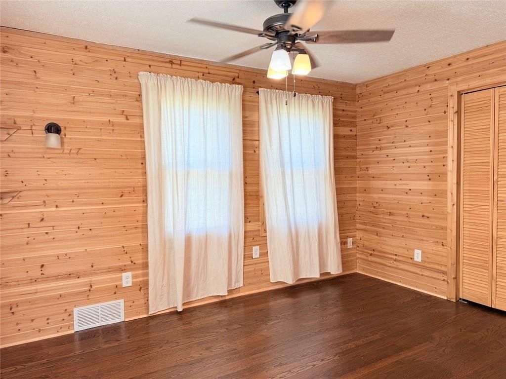 Photo 15 of 25 - 5817 N Lenox Avenue