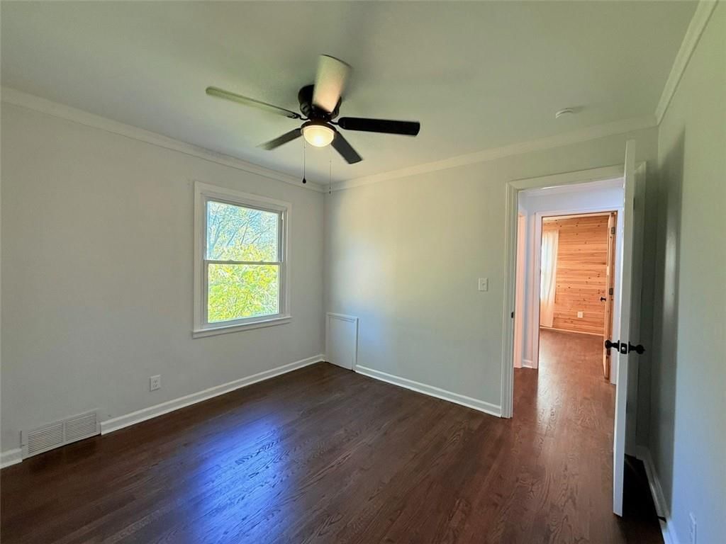 Photo 17 of 25 - 5817 N Lenox Avenue