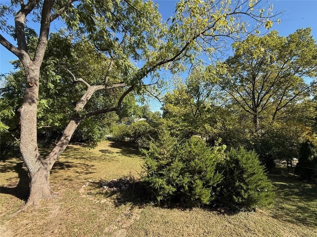 Photo 25 of 25 - 5817 N Lenox Avenue