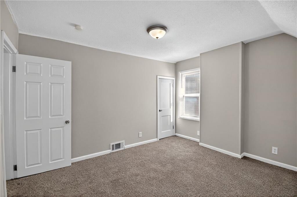 3906 Windsor Avenue — photo 16