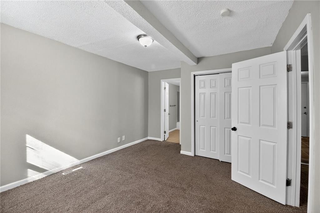 3906 Windsor Avenue — photo 17