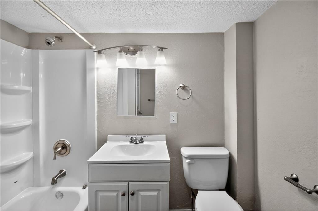 3906 Windsor Avenue — photo 20
