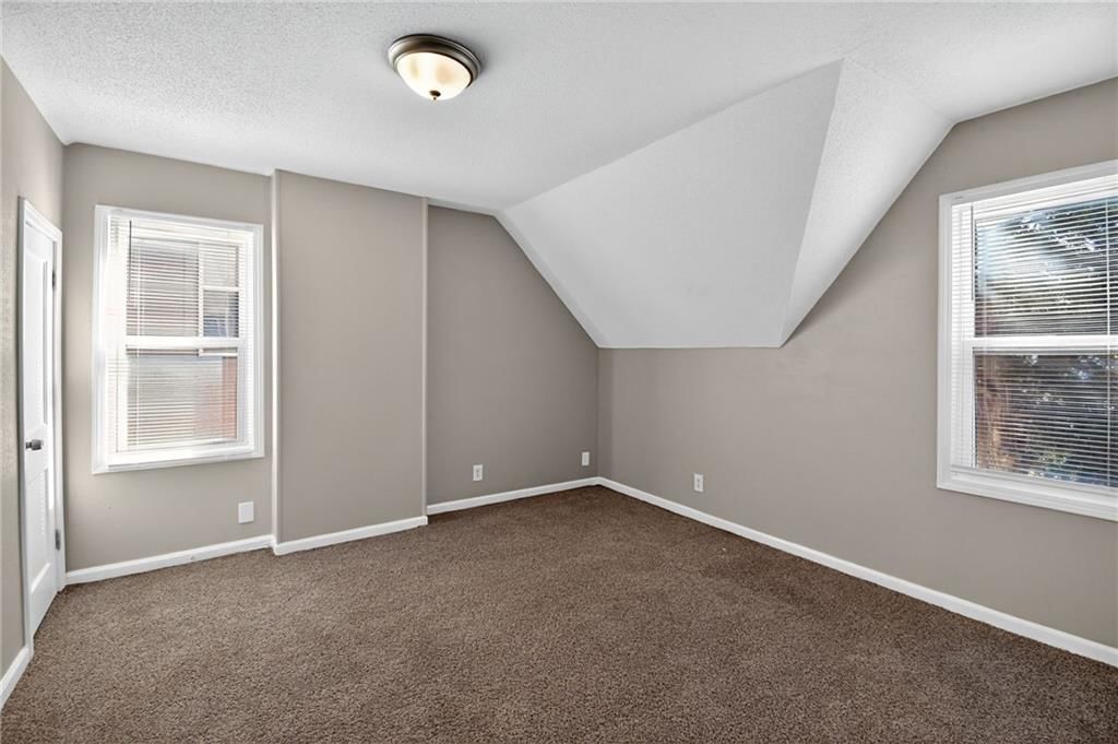 3906 Windsor Avenue — photo 25