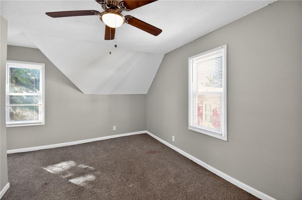 3906 Windsor Avenue — photo 26