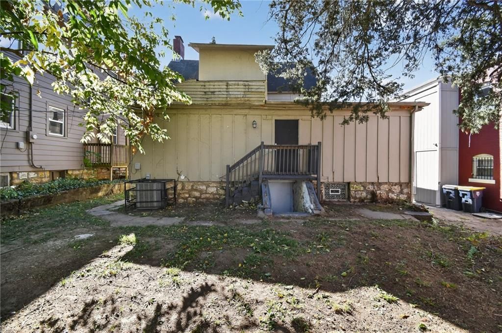 3906 Windsor Avenue — photo 28