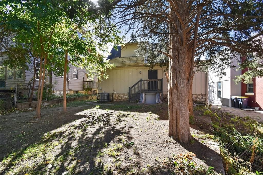 3906 Windsor Avenue — photo 32