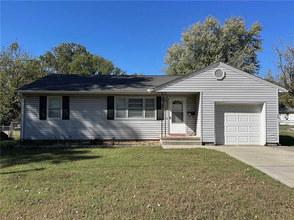1833 N Cedar Street — photo 1