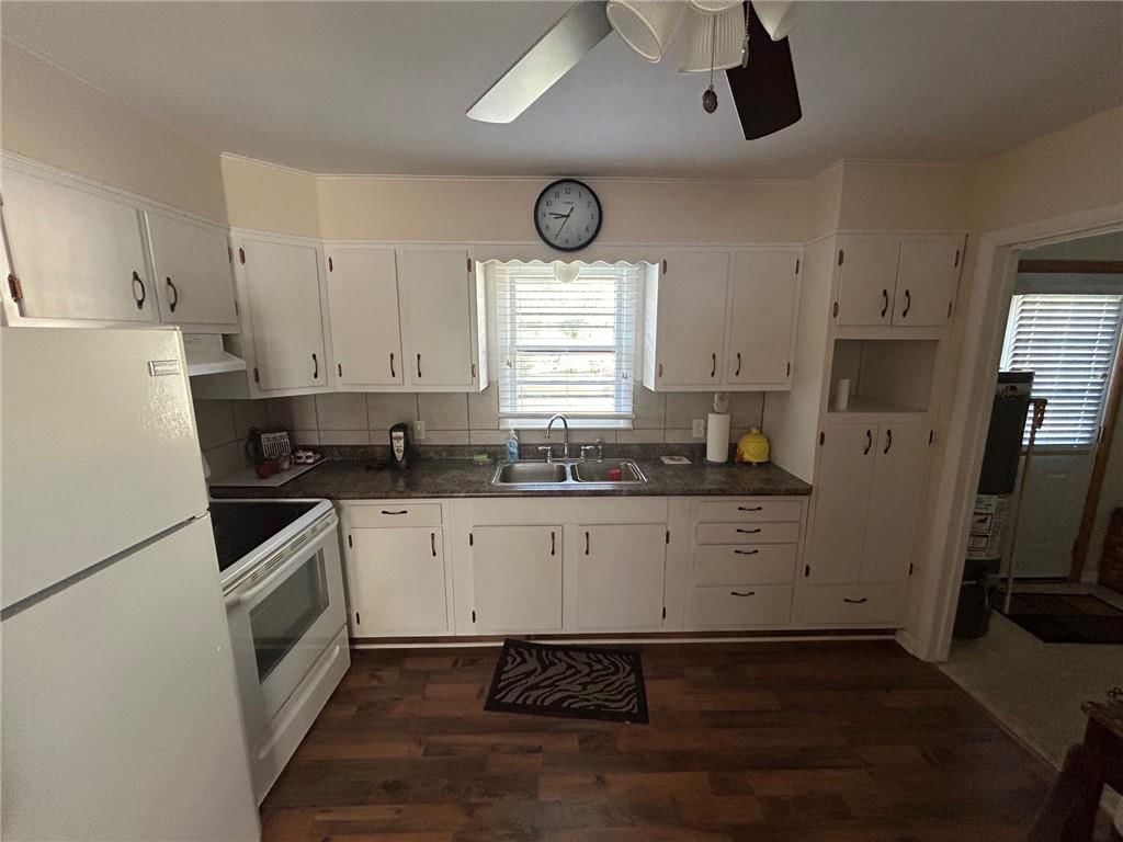 1833 N Cedar Street — photo 2