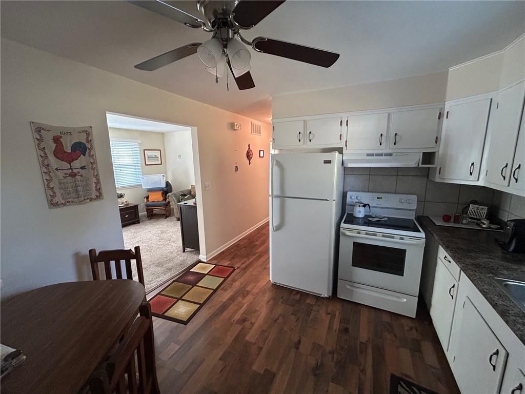 1833 N Cedar Street — photo 4