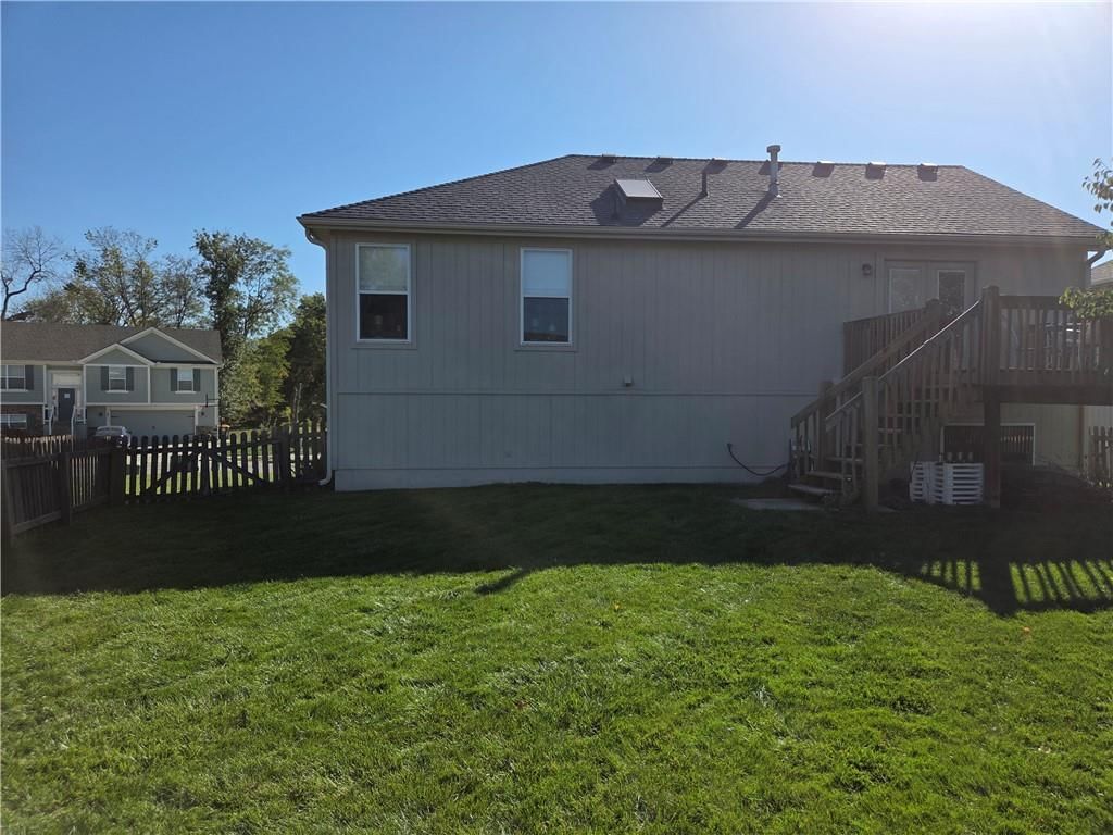 1812 Lauren Lane — photo 24