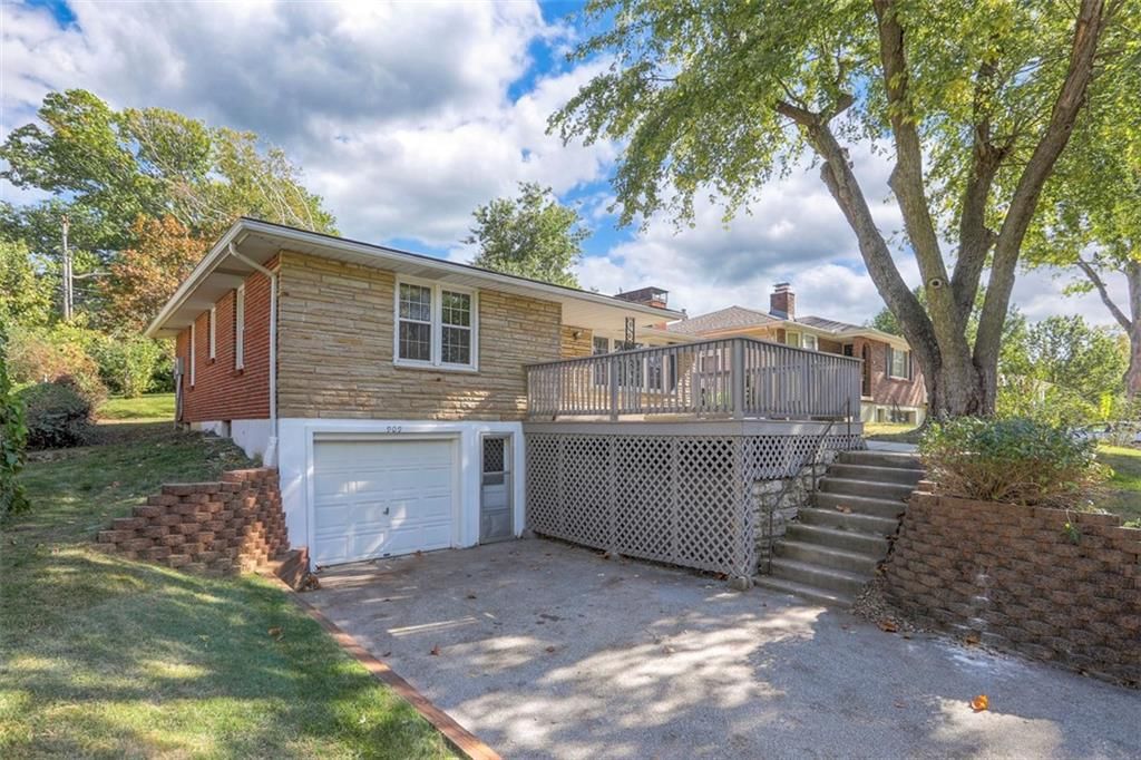 909 S Appleton Avenue — photo 4