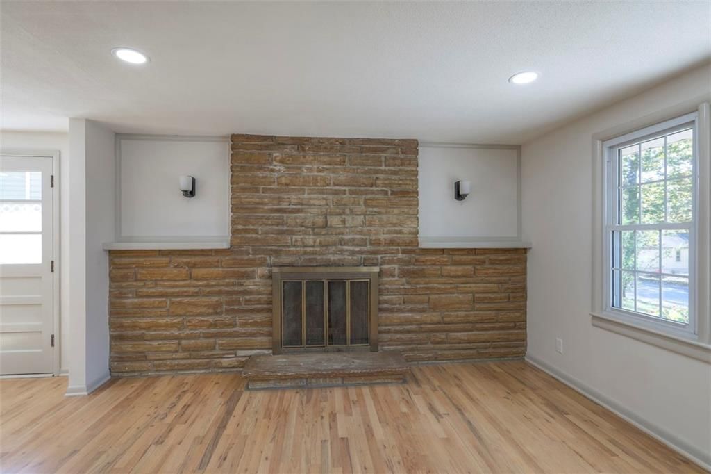 909 S Appleton Avenue — photo 8