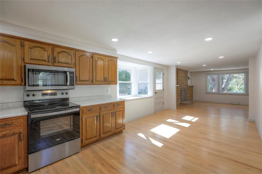 909 S Appleton Avenue — photo 13