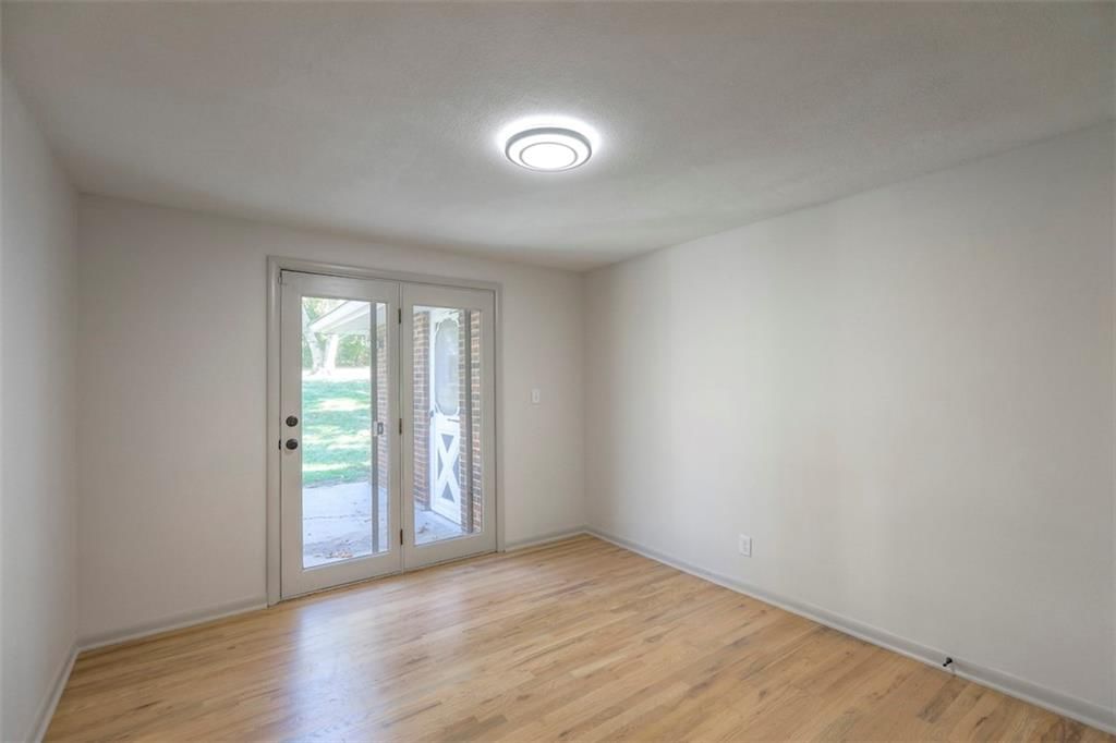 909 S Appleton Avenue — photo 15