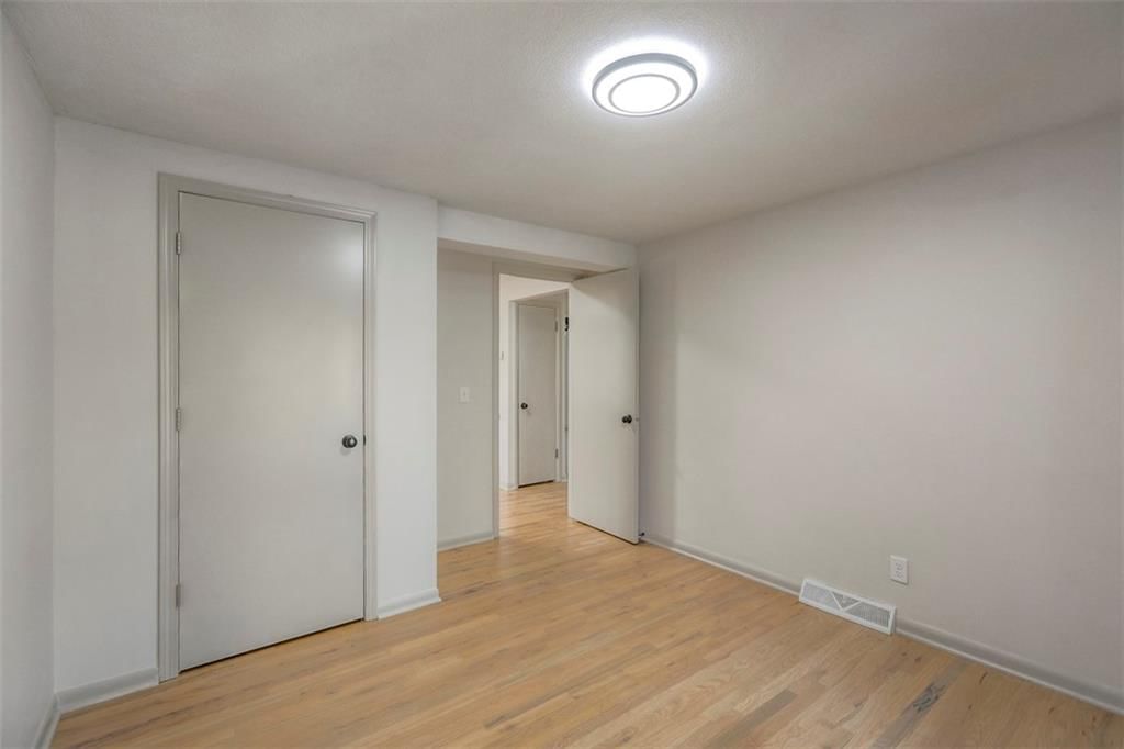 909 S Appleton Avenue — photo 16
