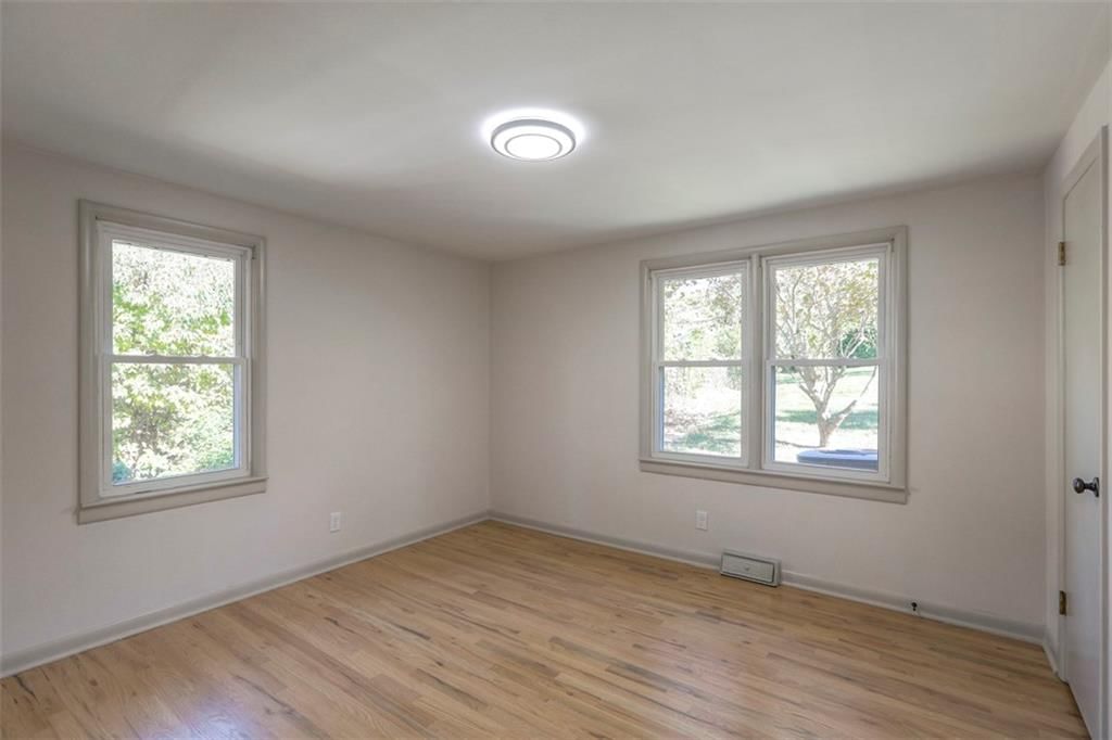 909 S Appleton Avenue — photo 22