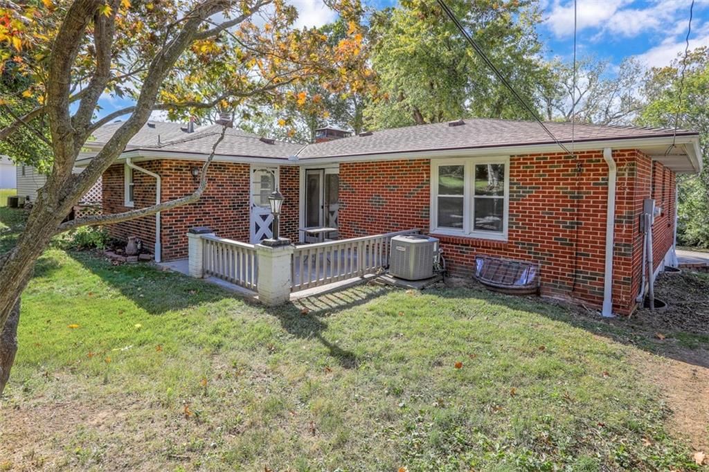 909 S Appleton Avenue — photo 29