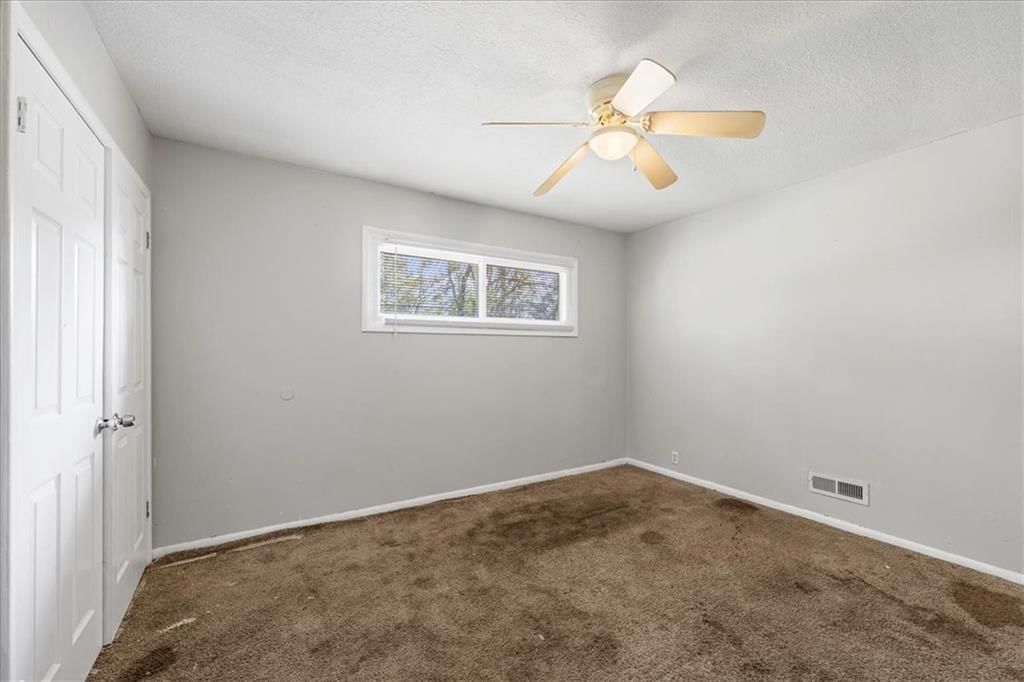 11015 Cambridge Avenue — photo 9