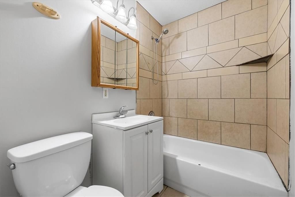 11015 Cambridge Avenue — photo 11