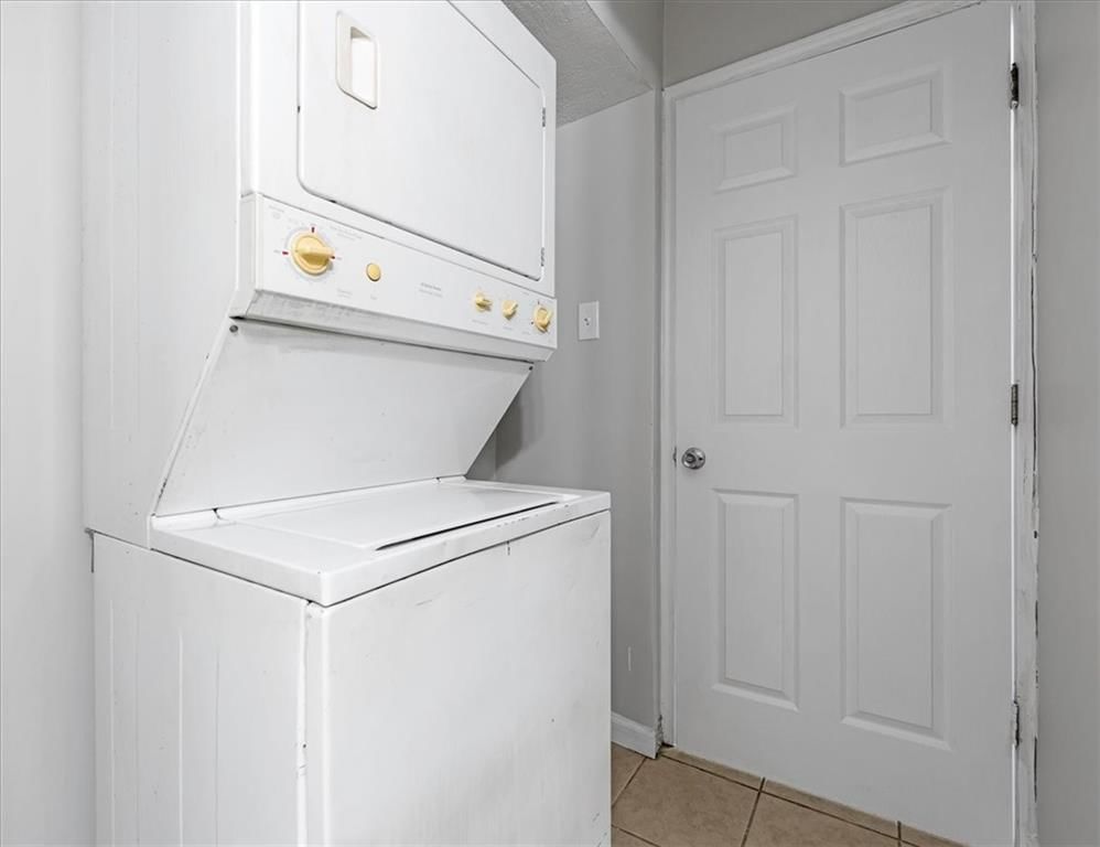11015 Cambridge Avenue — photo 12