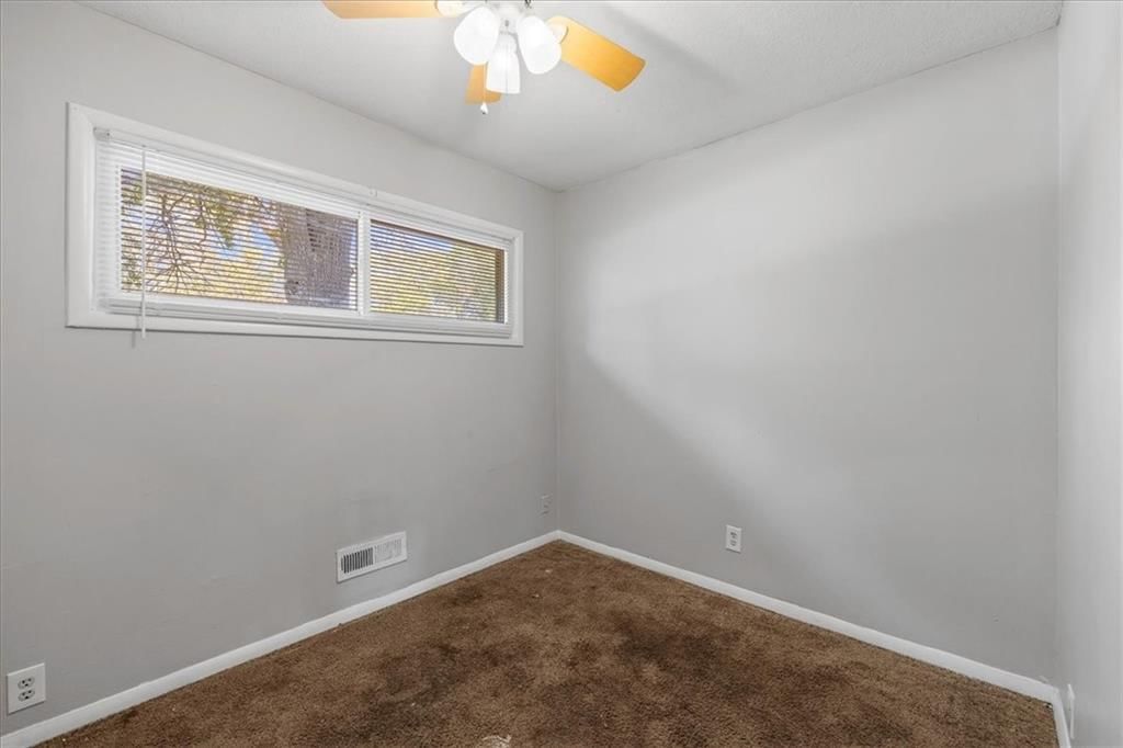 11015 Cambridge Avenue — photo 13
