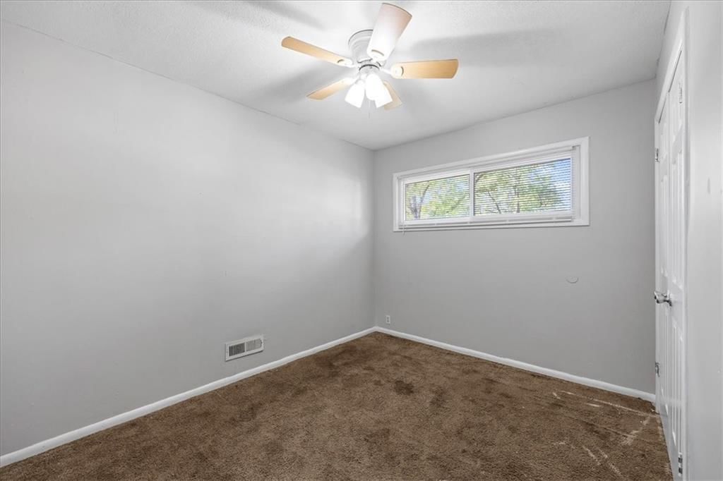 11015 Cambridge Avenue — photo 14