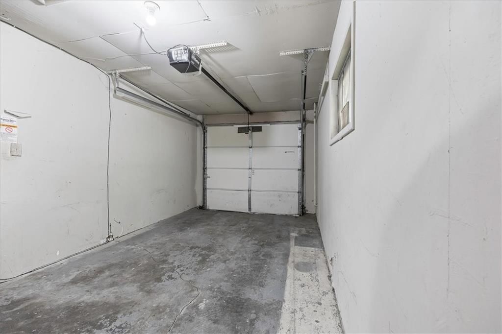 11015 Cambridge Avenue — photo 15