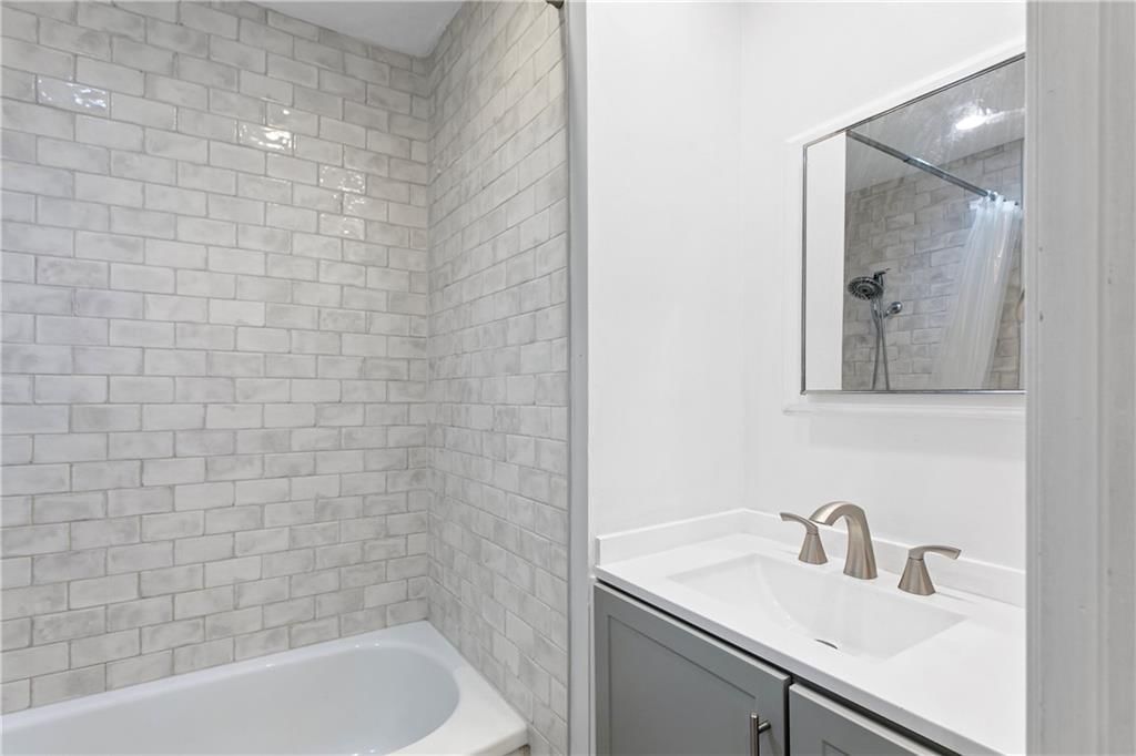 Photo 11 of 20 - 9128 Walnut Street