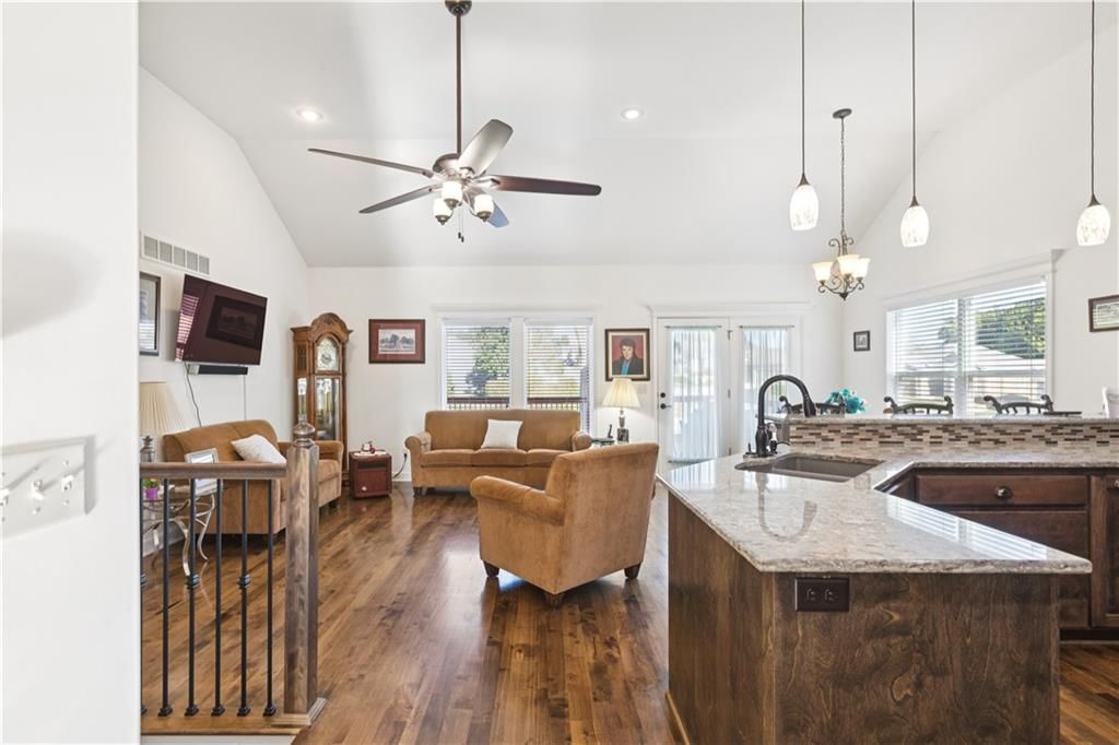 610 E Porter Ridge Court — photo 6