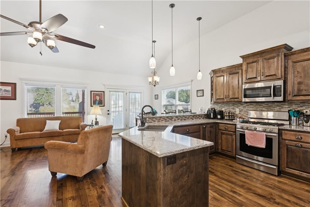 610 E Porter Ridge Court — photo 7
