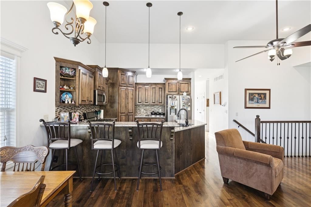 610 E Porter Ridge Court — photo 12