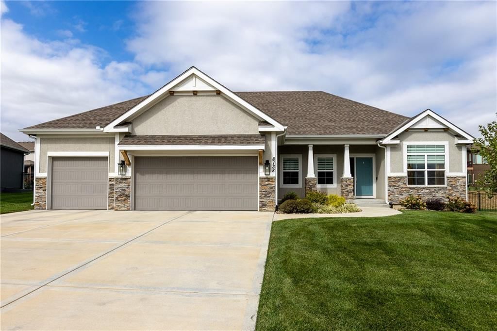 8138 NW 89th Street, Kansas City, MO