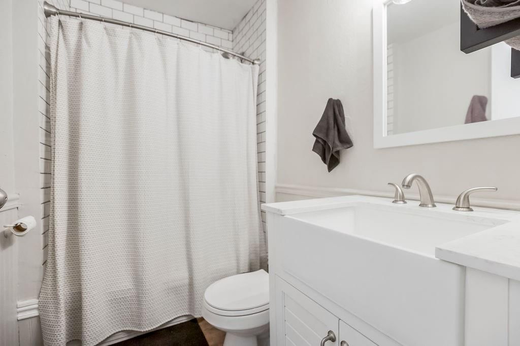 202 W FRANK Street — photo 17