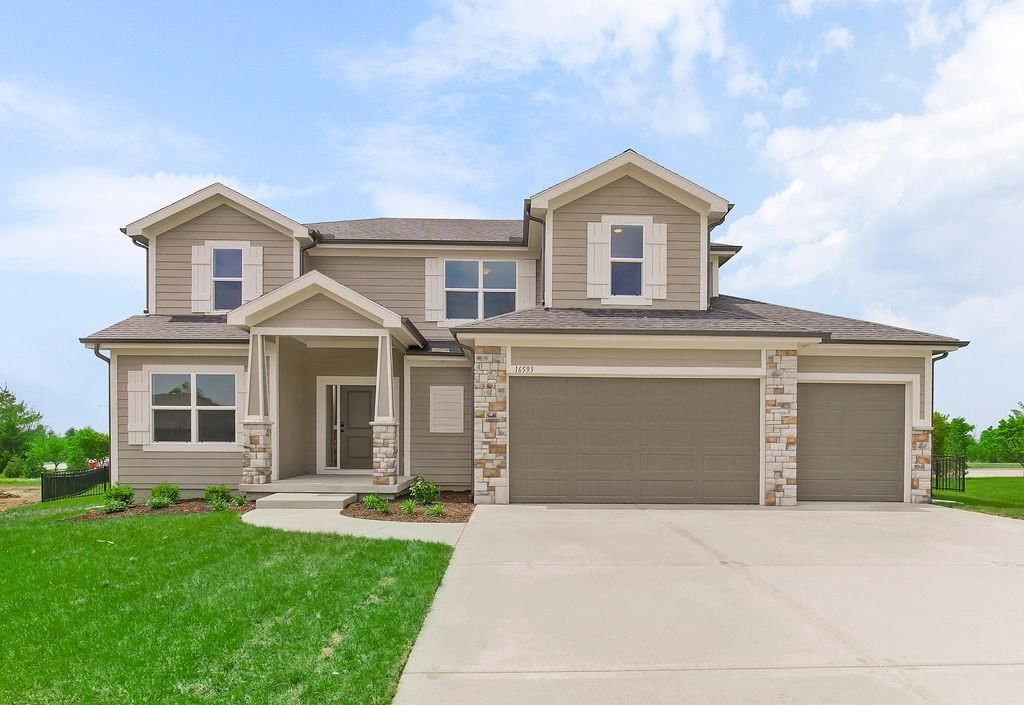 16563 W 166th Court, Olathe, KS