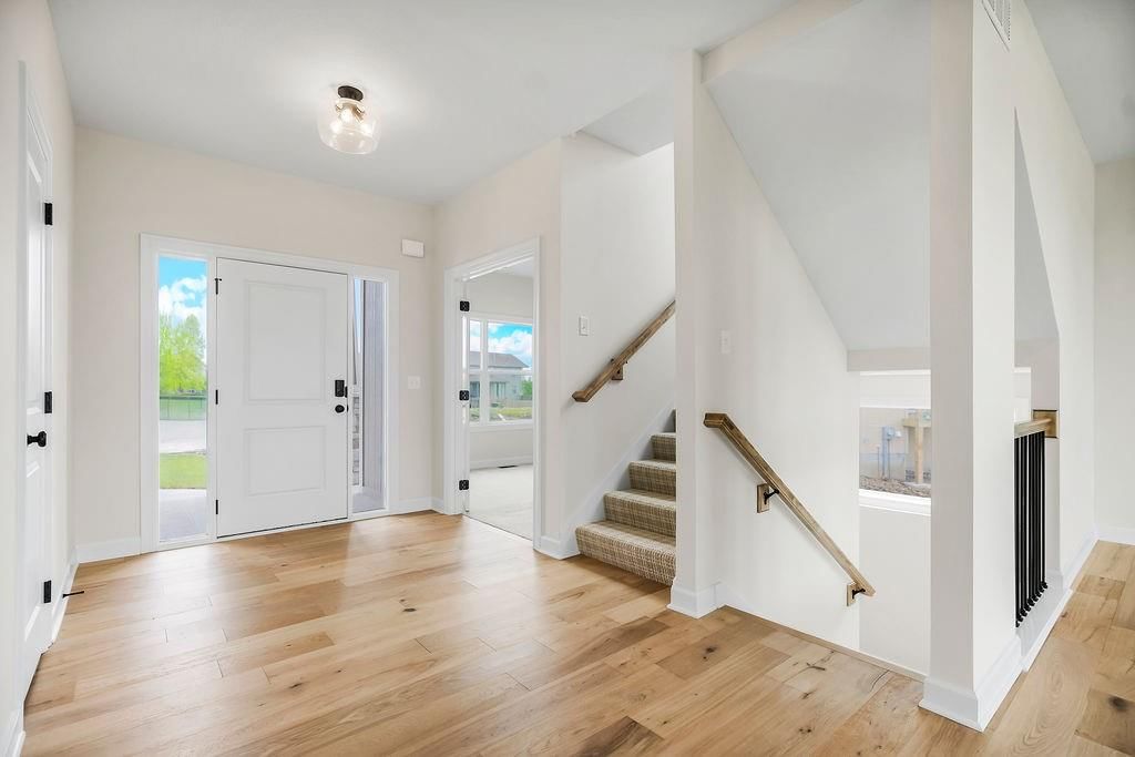 16563 W 166th Court — photo 2