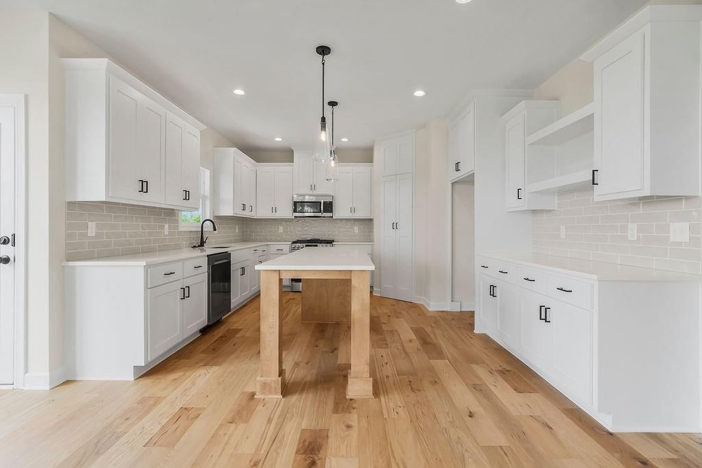 16563 W 166th Court — photo 9