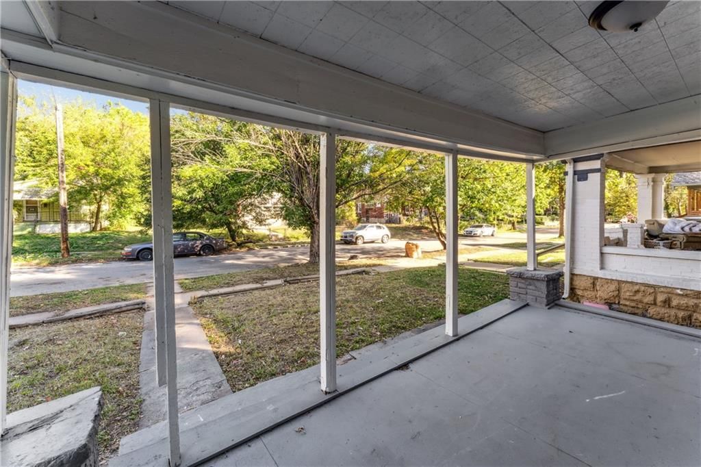 2734 Park Avenue — photo 3