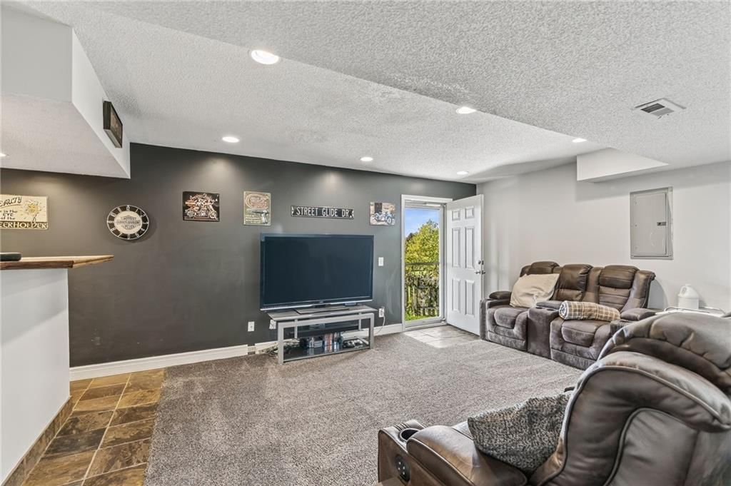9305 NE Paw Paw Drive — photo 23
