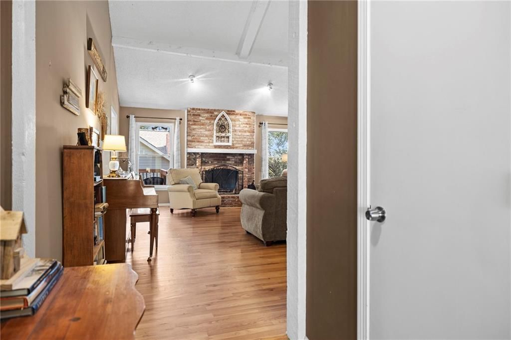 8919 Greenway Lane — photo 5
