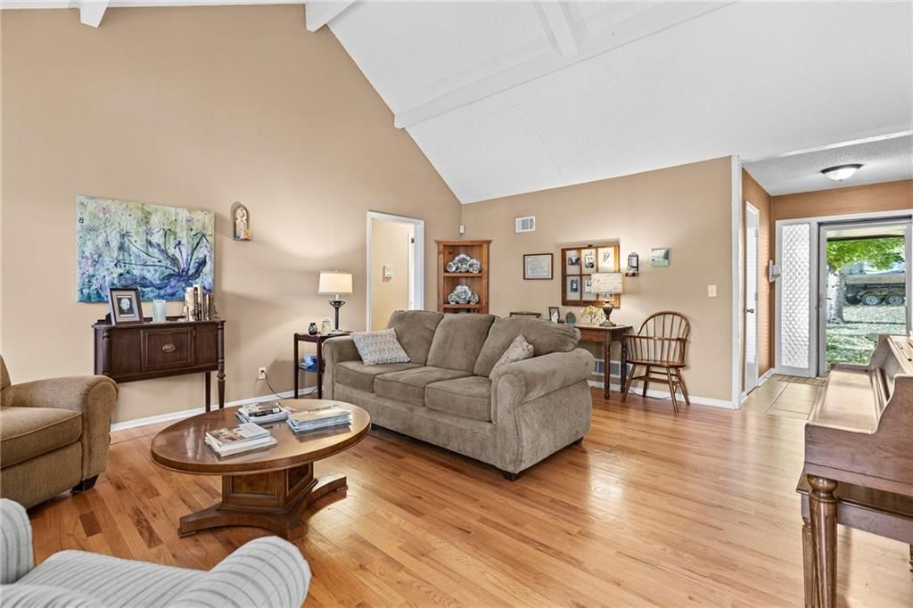 8919 Greenway Lane — photo 6