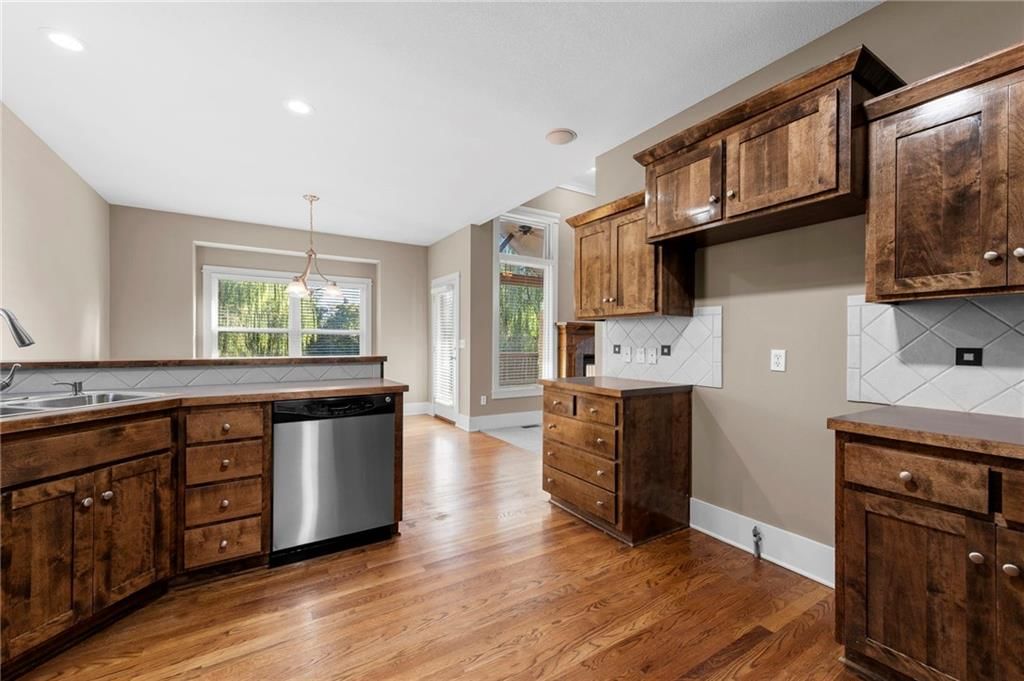 9911 Webster Circle — photo 13