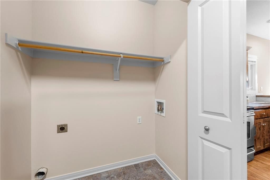 9911 Webster Circle — photo 31